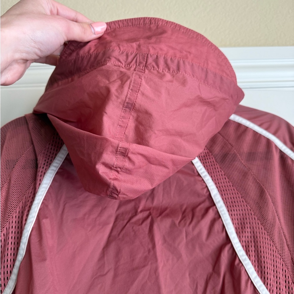 Free People FP Movement
Windbreaker Jacket Hooded
Loose fit‎ Rose Pink Size XS - Picture 8 of 10